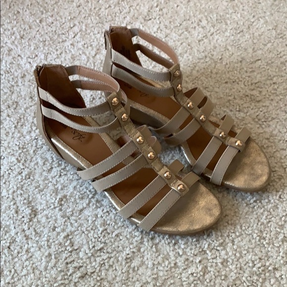 Sofft Shoes - NEW Gold Euro Soft Sandals
